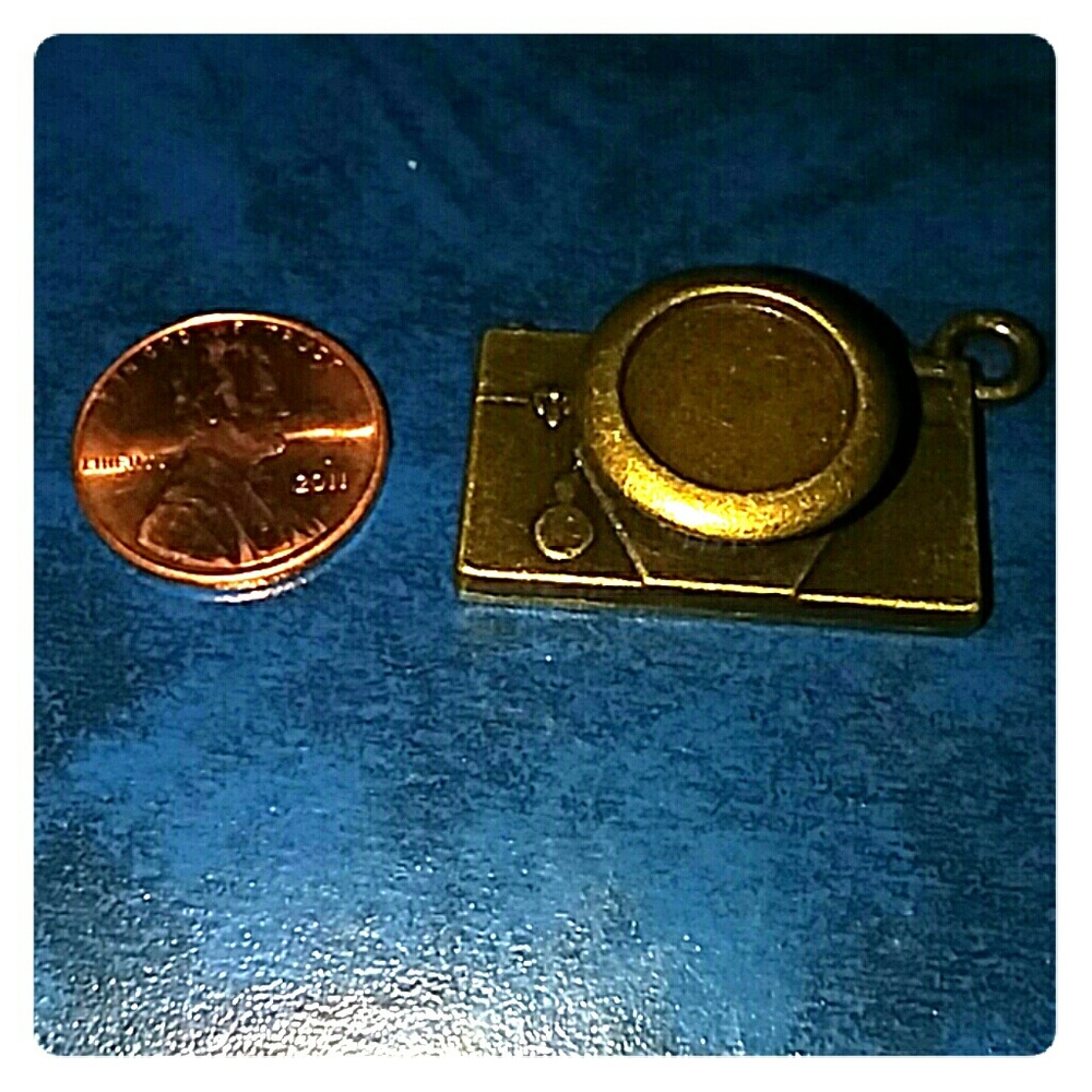 Camera pendant